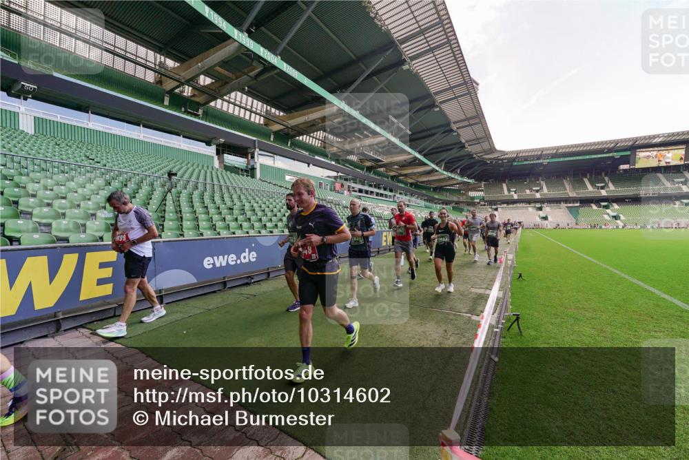 13.09.2026 - 21. swb-Marathon Bremen Michael Burmester http://msf.ph/oto/10314602 13.09.2026 13:10:20 Laufen im Stadion 164, 373, 383, 391, 448, 532, 549, 563, 581, 625, 813, 869, 898, 984, 1072, 1150, 1180, 1738, 1855, 1867, 1880, 1894, 1967, 2202, 2208, 2232, 2243, 2268, 2284, 2330, 2333, 2339, 2342, 2429, 2432, 2441, 2443, 2471, 2525, 2530, 2531, 2553, 2573, 2589, 2594, 2654, 2682, 2692, 2714, 2717, 2784, 2785, 2819, 2836, 2920, 2931, 2932, 2941, 3026, 3032, 3063, 3086, 3089, 3122, 3174, 3207, 3208, 3291, 3316, 3327, 3333, 3370, 3398, 3409, 3410, 3437, 3470, 3707, 3769, 3857, 109 meine-sportfotos.de