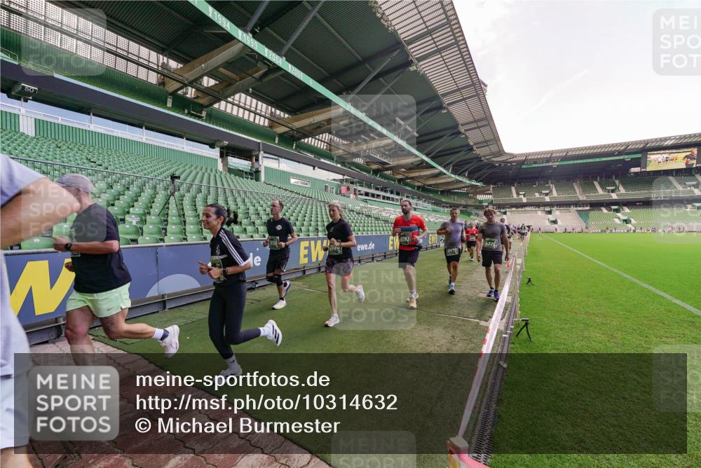 13.09.2026 - 21. swb-Marathon Bremen Michael Burmester http://msf.ph/oto/10314632 13.09.2026 13:10:24 Laufen im Stadion 164, 373, 383, 391, 448, 532, 549, 563, 581, 625, 813, 869, 898, 984, 1072, 1150, 1180, 1738, 1855, 1867, 1880, 1894, 1967, 2202, 2208, 2232, 2243, 2268, 2284, 2330, 2333, 2339, 2342, 2429, 2432, 2441, 2443, 2471, 2525, 2530, 2531, 2553, 2573, 2589, 2594, 2654, 2682, 2714, 2717, 2784, 2785, 2819, 2836, 2920, 2931, 2932, 2941, 3026, 3032, 3063, 3086, 3089, 3122, 3174, 3207, 3208, 3291, 3316, 3327, 3333, 3370, 3398, 3409, 3410, 3437, 3470, 3707, 3769, 3857, 109 meine-sportfotos.de