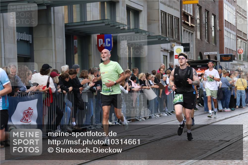 13.09.2026 - 21. swb-Marathon Bremen Strokosch-Dieckow http://msf.ph/oto/10314661 13.09.2026 13:15:48 Ziel 145, 481, 663, 740, 1605, 1955, 2623, 3134, 3149, 4128, 4823, 5430, 5474, 5913, 6106, 6721, 6744, 7307, 7413, 8398, 8487, 9031, 9115, 9278, 13008, 13149, 13158, 982, 1033, 1445, 2733, 3119, 3346, 3422, 3536, 3689, 3836, 3991, 4212, 4573, 4653, 4663, 5474, 5533, 5588, 6162, 6481, 6515, 7203, 7291, 7992, 9029, 9122, 9391, 9475, 9777, 13249 meine-sportfotos.de