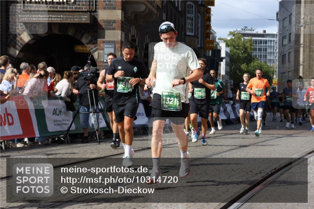 13.09.2026 - 21. swb-Marathon Bremen Strokosch-Dieckow http://msf.ph/oto/10314720 13.09.2026 13:30:54 Ziel 625, 800, 834, 1067, 1926, 2369, 2452, 2723, 3163, 3164, 3425, 4058, 4206, 4332, 4342, 4415, 4425, 4748, 4757, 5506, 5551, 6134, 6343, 6347, 6523, 6988, 7253, 7567, 7645, 7821, 8116, 8117, 8169, 8314, 8762, 8878, 8966, 9011, 9108, 9692, 9695, 9699, 9825, 13090, 1189, 1479, 2513, 2802, 2902, 3360, 3800, 4647, 5846, 6307, 6419, 6732, 7198, 7359, 7637, 7760, 7798, 7882, 8382, 8543, 8616, 9274, 9937, 9958, 9962, 9969, 9976, 9977, 13152 meine-sportfotos.de
