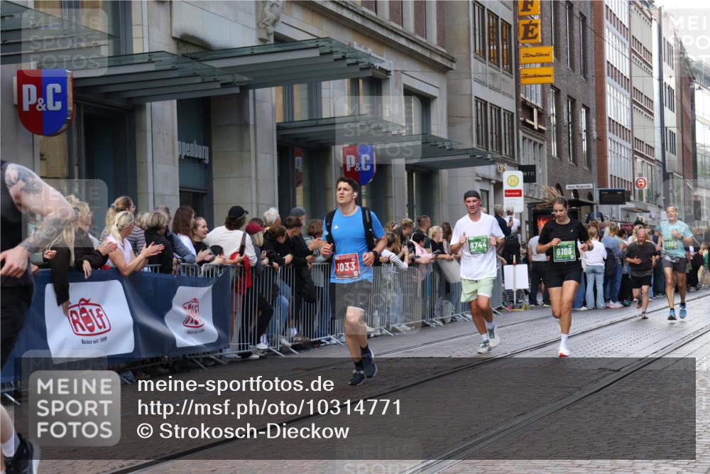 13.09.2026 - 21. swb-Marathon Bremen Strokosch-Dieckow http://msf.ph/oto/10314771 13.09.2026 13:15:50 Ziel 145, 481, 663, 740, 755, 1605, 1955, 2623, 3134, 3149, 4128, 4823, 5430, 5913, 6106, 6721, 6744, 7307, 7413, 8398, 8487, 9031, 9115, 9278, 13008, 13149, 13158, 982, 1033, 1445, 2733, 3119, 3346, 3422, 3536, 3689, 3836, 3991, 4212, 4573, 4653, 5474, 5533, 5588, 6162, 6481, 6515, 7203, 7992, 9029, 9122, 9391, 9475, 9777, 13149, 13249 meine-sportfotos.de