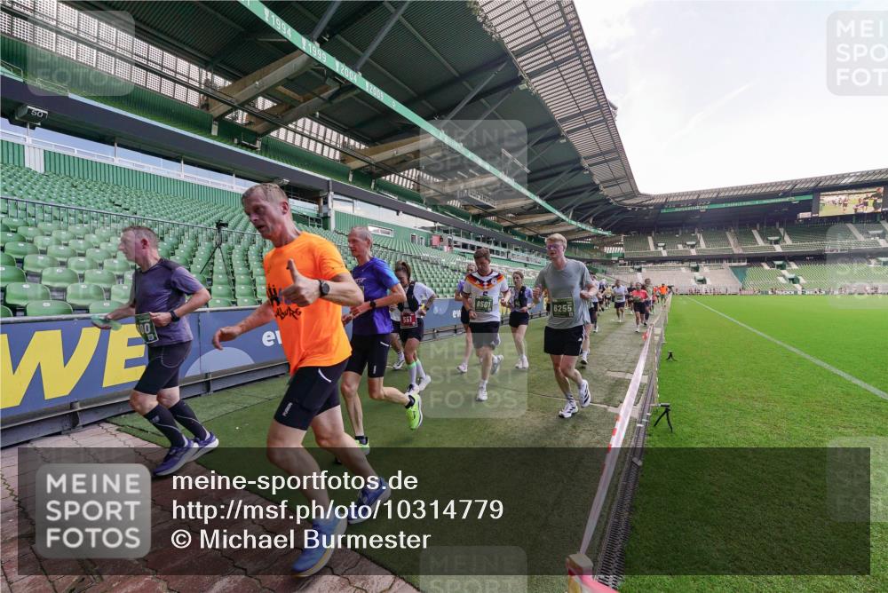13.09.2026 - 21. swb-Marathon Bremen Michael Burmester http://msf.ph/oto/10314779 13.09.2026 13:10:38 Laufen im Stadion 164, 265, 373, 383, 391, 448, 532, 563, 581, 813, 869, 898, 984, 1072, 1180, 1738, 1855, 1867, 1894, 1952, 1967, 2202, 2208, 2232, 2268, 2284, 2299, 2330, 2333, 2339, 2342, 2432, 2443, 2471, 2525, 2530, 2531, 2553, 2573, 2589, 2594, 2654, 2669, 2682, 2714, 2717, 2784, 2785, 2819, 2836, 2920, 2931, 2932, 3026, 3032, 3063, 3086, 3089, 3122, 3159, 3174, 3207, 3208, 3291, 3316, 3333, 3352, 3370, 3398, 3409, 3410, 3437, 3470, 3707, 3769, 3857, 109, 800 meine-sportfotos.de