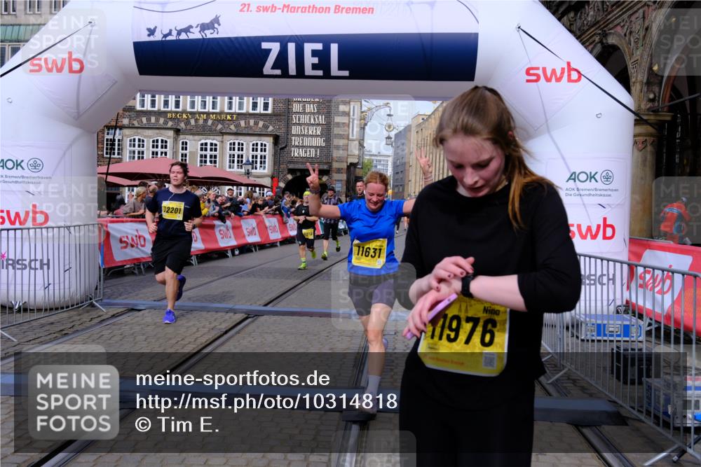 13.09.2026 - 21. swb-Marathon Bremen Tim E. http://msf.ph/oto/10314818 13.09.2026 10:55:30 Ziel 10555, 11001, 11014, 11466, 11631, 11908, 11910, 12201, 12218, 12549 meine-sportfotos.de