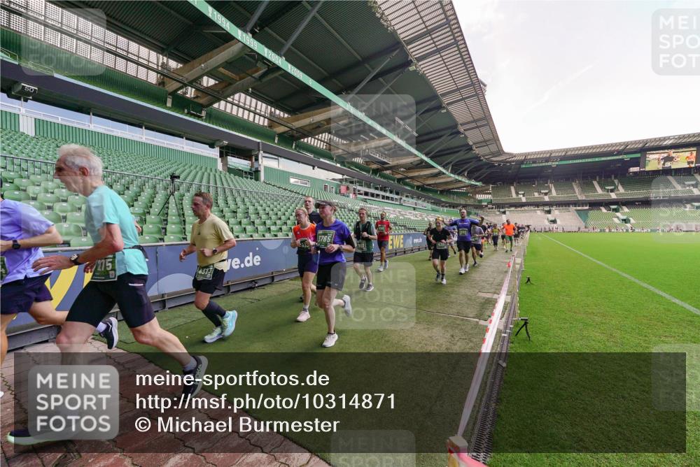 13.09.2026 - 21. swb-Marathon Bremen Michael Burmester http://msf.ph/oto/10314871 13.09.2026 13:10:47 Laufen im Stadion 164, 265, 373, 391, 448, 532, 581, 869, 898, 984, 1180, 1738, 1855, 1867, 1894, 1952, 1967, 2202, 2232, 2268, 2281, 2284, 2299, 2330, 2333, 2339, 2342, 2353, 2432, 2443, 2471, 2525, 2530, 2531, 2553, 2573, 2589, 2594, 2654, 2669, 2682, 2714, 2717, 2784, 2785, 2804, 2819, 2836, 2920, 2932, 3026, 3032, 3063, 3082, 3086, 3089, 3122, 3159, 3174, 3207, 3208, 3291, 3316, 3333, 3352, 3370, 3398, 3409, 3410, 3470, 3707, 3769, 109, 800 meine-sportfotos.de