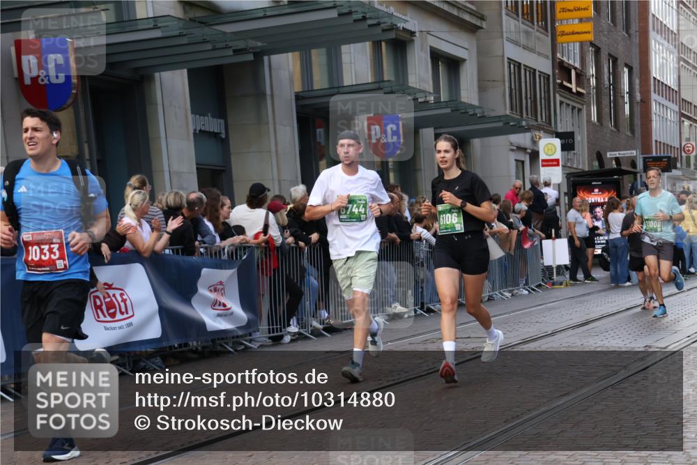 13.09.2026 - 21. swb-Marathon Bremen Strokosch-Dieckow http://msf.ph/oto/10314880 13.09.2026 13:15:52 Ziel 145, 481, 663, 740, 755, 792, 1605, 1955, 2623, 3134, 3149, 4128, 4823, 5430, 5554, 6106, 6721, 6744, 7307, 7413, 8398, 8487, 9031, 9115, 9278, 13008, 13158, 982, 1033, 1445, 2733, 3119, 3346, 3422, 3536, 3689, 3836, 3991, 4212, 4573, 4653, 5474, 5533, 5588, 5913, 6162, 6481, 6515, 7203, 7992, 9029, 9122, 9391, 9475, 9777, 13149, 13249 meine-sportfotos.de