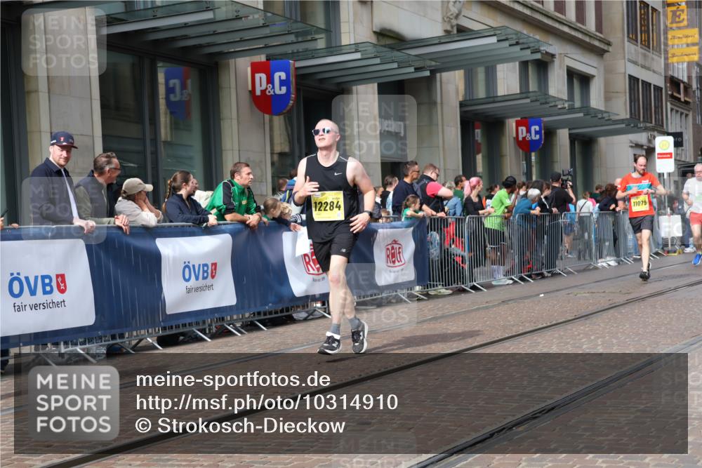 13.09.2026 - 21. swb-Marathon Bremen Strokosch-Dieckow http://msf.ph/oto/10314910 13.09.2026 10:56:44 Ziel 10157, 10166, 10408, 10578, 10610, 10700, 10772, 10969, 11000, 11079, 11236, 11292, 11328, 11484, 11667, 11946, 12032, 12284, 12434, 10240, 10356, 10372, 10486, 10540, 10675, 10721, 10771, 10824, 10844, 10888, 10936, 11064, 11069, 11256, 11349, 11407, 11474, 11601, 11795, 11844, 11855, 11871, 11872, 11911, 11996, 12434, 12543 meine-sportfotos.de