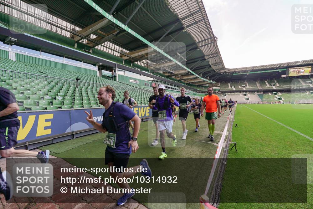 13.09.2026 - 21. swb-Marathon Bremen Michael Burmester http://msf.ph/oto/10314932 13.09.2026 13:10:56 Laufen im Stadion 164, 265, 373, 391, 448, 581, 703, 869, 984, 1180, 1738, 1855, 1867, 1894, 1936, 1952, 1967, 2202, 2232, 2268, 2281, 2284, 2299, 2330, 2333, 2339, 2342, 2353, 2432, 2443, 2525, 2530, 2531, 2553, 2573, 2589, 2594, 2654, 2659, 2669, 2682, 2714, 2717, 2784, 2785, 2804, 2819, 2822, 2836, 2907, 2920, 2932, 2976, 3026, 3027, 3032, 3063, 3082, 3086, 3089, 3122, 3159, 3174, 3207, 3208, 3291, 3328, 3333, 3352, 3370, 3398, 3409, 3410, 3470, 3769, 800 meine-sportfotos.de