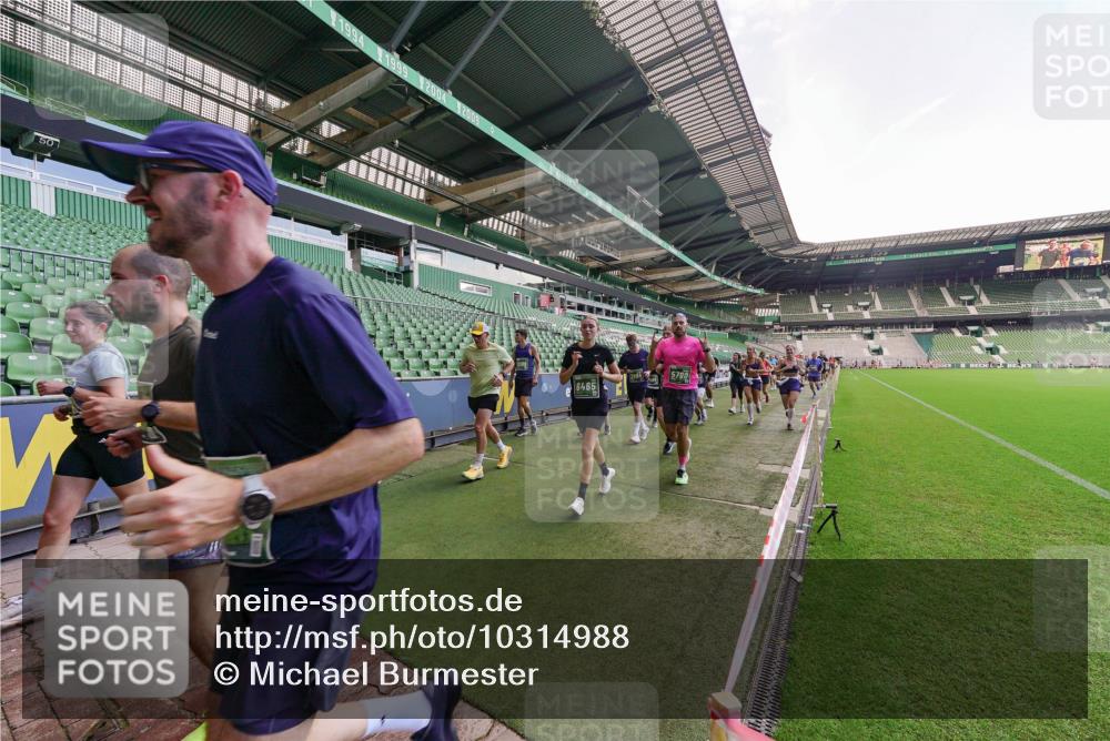 13.09.2026 - 21. swb-Marathon Bremen Michael Burmester http://msf.ph/oto/10314988 13.09.2026 13:11:02 Laufen im Stadion 164, 265, 373, 448, 581, 703, 869, 984, 1113, 1180, 1738, 1851, 1855, 1867, 1894, 1936, 1952, 1967, 2202, 2232, 2268, 2281, 2284, 2299, 2330, 2333, 2339, 2342, 2353, 2426, 2432, 2443, 2530, 2531, 2553, 2573, 2589, 2594, 2654, 2659, 2669, 2682, 2714, 2717, 2784, 2785, 2804, 2819, 2822, 2836, 2907, 2920, 2932, 2976, 3026, 3027, 3063, 3079, 3082, 3086, 3089, 3122, 3159, 3174, 3207, 3208, 3291, 3328, 3352, 3370, 3409, 3410, 3470, 3769, 800 meine-sportfotos.de