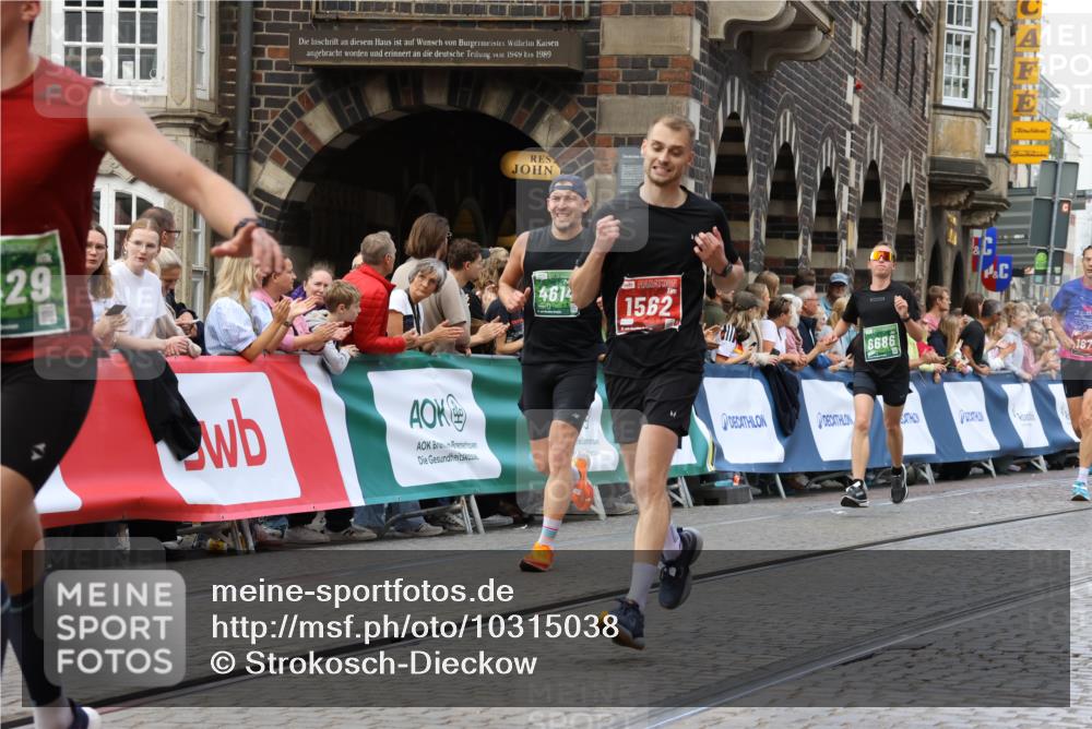 13.09.2026 - 21. swb-Marathon Bremen Strokosch-Dieckow http://msf.ph/oto/10315038 13.09.2026 13:06:03 Ziel 1017, 1301, 1562, 1745, 1879, 2538, 3242, 3520, 4157, 5199, 5725, 6025, 6579, 8706, 8973, 9010, 474, 1901, 3466, 4614, 6686, 7336, 8670, 9934 meine-sportfotos.de