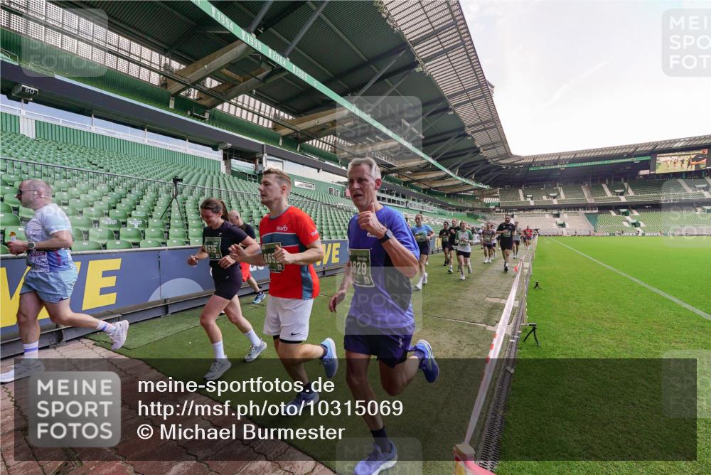 13.09.2026 - 21. swb-Marathon Bremen Michael Burmester http://msf.ph/oto/10315069 13.09.2026 13:11:08 Laufen im Stadion 164, 265, 373, 448, 581, 703, 843, 869, 984, 1113, 1180, 1435, 1738, 1849, 1851, 1855, 1867, 1894, 1936, 1952, 1967, 2202, 2232, 2248, 2268, 2281, 2284, 2299, 2330, 2333, 2339, 2342, 2353, 2375, 2426, 2432, 2443, 2530, 2531, 2553, 2573, 2589, 2654, 2659, 2669, 2682, 2714, 2717, 2784, 2785, 2804, 2819, 2822, 2836, 2907, 2920, 2932, 2976, 3026, 3027, 3063, 3079, 3082, 3086, 3089, 3122, 3159, 3174, 3207, 3208, 3291, 3328, 3349, 3352, 3370, 3409, 3410, 3442, 3470, 800 meine-sportfotos.de