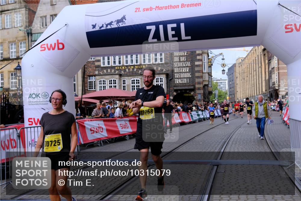 13.09.2026 - 21. swb-Marathon Bremen Tim E. http://msf.ph/oto/10315079 13.09.2026 10:55:41 Ziel 10203, 10256, 10725, 11014, 11414, 11466, 11631, 11748, 11910, 11941, 11977, 12030, 12201, 12218, 12258, 12348, 12549 meine-sportfotos.de