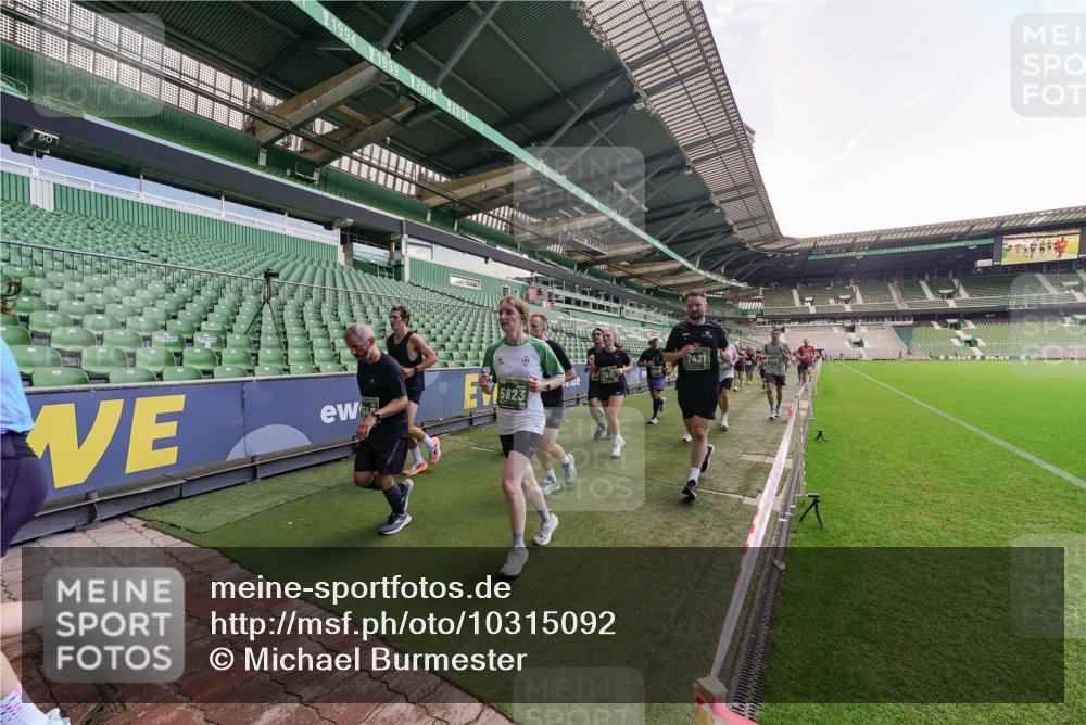 13.09.2026 - 21. swb-Marathon Bremen Michael Burmester http://msf.ph/oto/10315092 13.09.2026 13:11:10 Laufen im Stadion 164, 265, 373, 448, 581, 703, 843, 869, 984, 1113, 1180, 1435, 1738, 1849, 1851, 1855, 1867, 1894, 1936, 1952, 1967, 2202, 2232, 2248, 2268, 2281, 2284, 2299, 2330, 2333, 2339, 2342, 2353, 2375, 2426, 2432, 2443, 2530, 2531, 2553, 2573, 2589, 2654, 2659, 2669, 2673, 2682, 2714, 2717, 2784, 2785, 2804, 2819, 2822, 2836, 2850, 2907, 2920, 2932, 2976, 3026, 3027, 3063, 3079, 3082, 3086, 3089, 3122, 3159, 3174, 3207, 3208, 3291, 3328, 3349, 3352, 3370, 3409, 3410, 3442, 3470, 800 meine-sportfotos.de