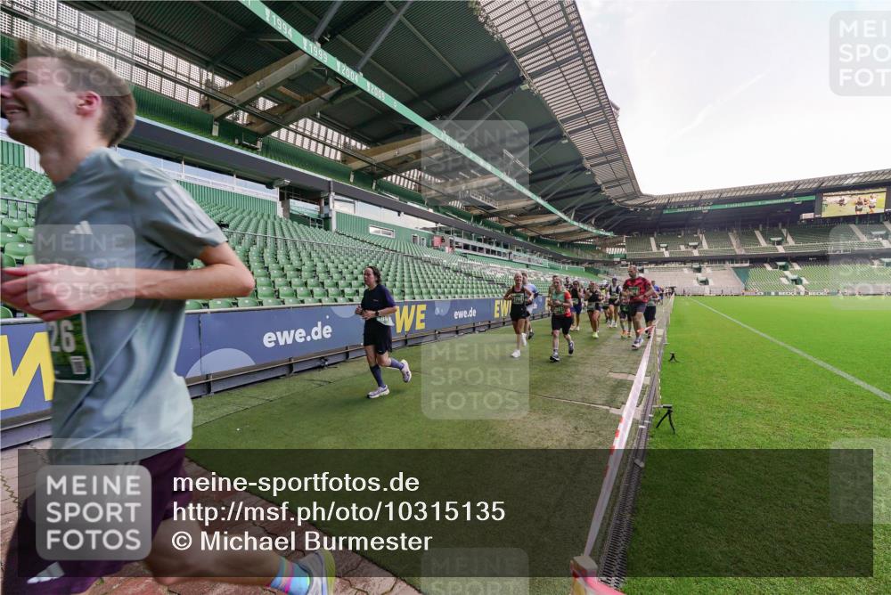 13.09.2026 - 21. swb-Marathon Bremen Michael Burmester http://msf.ph/oto/10315135 13.09.2026 13:11:14 Laufen im Stadion 265, 373, 581, 703, 843, 869, 984, 1113, 1180, 1435, 1738, 1849, 1851, 1855, 1867, 1894, 1936, 1952, 1967, 2202, 2248, 2268, 2281, 2284, 2299, 2330, 2333, 2339, 2342, 2353, 2375, 2426, 2432, 2443, 2530, 2531, 2553, 2589, 2654, 2659, 2669, 2673, 2682, 2714, 2717, 2784, 2785, 2804, 2819, 2822, 2836, 2850, 2907, 2920, 2932, 2976, 3026, 3027, 3063, 3079, 3082, 3086, 3089, 3122, 3159, 3174, 3207, 3208, 3291, 3328, 3349, 3352, 3370, 3409, 3410, 3442, 3470, 800 meine-sportfotos.de