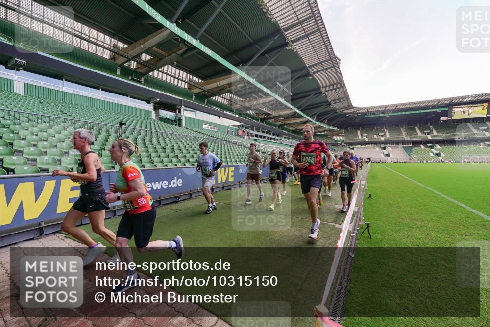 13.09.2026 - 21. swb-Marathon Bremen Michael Burmester http://msf.ph/oto/10315150 13.09.2026 13:11:16 Laufen im Stadion 265, 373, 581, 703, 843, 869, 984, 1113, 1180, 1226, 1435, 1738, 1849, 1851, 1855, 1867, 1894, 1936, 1952, 1967, 2202, 2248, 2268, 2281, 2284, 2299, 2330, 2333, 2339, 2342, 2353, 2375, 2426, 2432, 2443, 2530, 2531, 2553, 2589, 2654, 2659, 2669, 2673, 2682, 2714, 2717, 2784, 2785, 2804, 2819, 2822, 2836, 2850, 2907, 2920, 2932, 2976, 3026, 3027, 3063, 3079, 3082, 3086, 3089, 3122, 3159, 3174, 3207, 3208, 3291, 3328, 3349, 3352, 3370, 3409, 3410, 3442, 3470, 800 meine-sportfotos.de