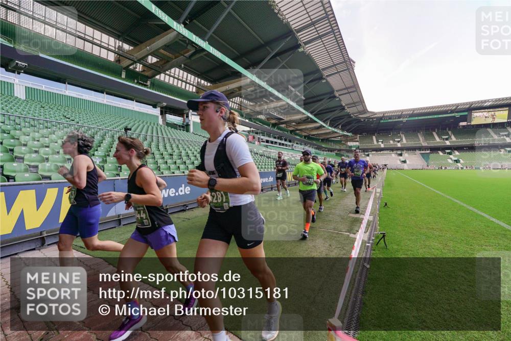 13.09.2026 - 21. swb-Marathon Bremen Michael Burmester http://msf.ph/oto/10315181 13.09.2026 13:11:18 Laufen im Stadion 265, 373, 581, 703, 843, 869, 984, 1113, 1180, 1226, 1435, 1738, 1849, 1851, 1855, 1867, 1894, 1936, 1952, 1967, 2202, 2248, 2268, 2281, 2284, 2299, 2330, 2333, 2339, 2342, 2353, 2375, 2426, 2432, 2443, 2530, 2531, 2553, 2589, 2654, 2659, 2669, 2673, 2682, 2714, 2784, 2785, 2804, 2819, 2822, 2836, 2850, 2907, 2920, 2932, 2976, 3026, 3027, 3063, 3079, 3082, 3086, 3089, 3122, 3159, 3174, 3207, 3208, 3308, 3328, 3349, 3352, 3370, 3409, 3410, 3442, 3470, 800 meine-sportfotos.de