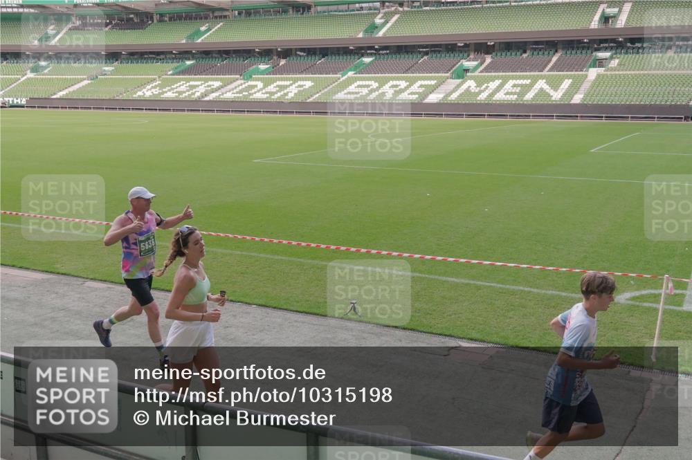 13.09.2026 - 21. swb-Marathon Bremen Michael Burmester http://msf.ph/oto/10315198 13.09.2026 12:49:40 Laufen im Stadion 382, 469, 524, 572, 663, 670, 779, 826, 899, 1349, 1513, 1517, 1605, 1723, 1748, 1925, 2052, 2130, 2287, 2288, 2291, 2347, 2360, 2605, 2750, 2844, 2909, 3043, 3110, 3127, 3197, 3276, 3330, 3625, 3647, 3973, 4033, 4082, 4247, 4384, 4732, 4743, 4852, 4898, 4990, 5111, 5314, 5377, 5383, 5424, 5517, 5570, 5585, 5594, 5620, 5636, 5648, 6267, 6652, 6668, 6692, 6842, 6901, 6906, 6951, 7064, 7109, 7115, 7121, 7636, 7876, 8877, 8973, 9035, 9429, 13091 meine-sportfotos.de