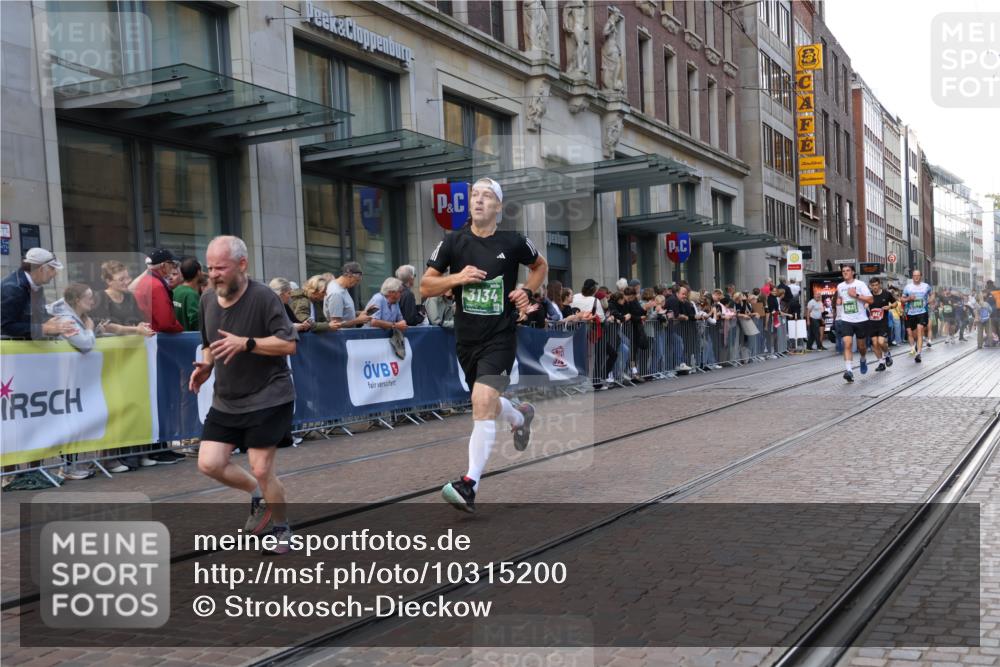 13.09.2026 - 21. swb-Marathon Bremen Strokosch-Dieckow http://msf.ph/oto/10315200 13.09.2026 13:15:57 Ziel 481, 663, 740, 755, 792, 1605, 2604, 2623, 3134, 4128, 5554, 5963, 6106, 6721, 6744, 7801, 8398, 8487, 9031, 9115, 13008, 13158, 145, 982, 1033, 1955, 2733, 3119, 3149, 3422, 3536, 3689, 3836, 3991, 4573, 4823, 5430, 5474, 5533, 5588, 5913, 6481, 6515, 7307, 7413, 9122, 9278, 9475, 13149, 13249 meine-sportfotos.de