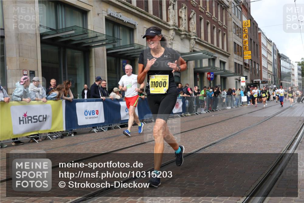 13.09.2026 - 21. swb-Marathon Bremen Strokosch-Dieckow http://msf.ph/oto/10315203 13.09.2026 10:56:50 Ziel 10157, 10166, 10408, 10578, 10687, 10700, 10772, 10969, 11000, 11079, 11236, 11292, 11328, 11484, 11667, 11946, 12032, 12263, 12382, 12383, 12400, 12411, 10240, 10356, 10372, 10486, 10540, 10610, 10721, 10771, 10824, 10888, 10936, 11064, 11069, 11349, 11407, 11474, 11601, 11871, 11872, 11911, 11996, 12284, 12434, 12543 meine-sportfotos.de