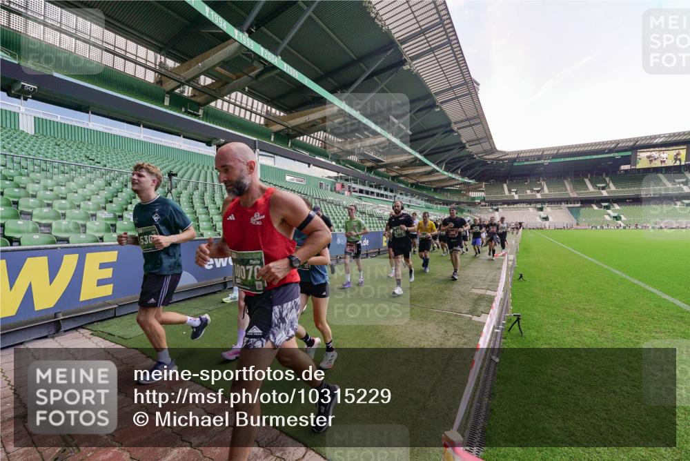 13.09.2026 - 21. swb-Marathon Bremen Michael Burmester http://msf.ph/oto/10315229 13.09.2026 13:11:23 Laufen im Stadion 265, 373, 581, 703, 843, 984, 1113, 1226, 1435, 1738, 1849, 1851, 1855, 1867, 1894, 1936, 1952, 1967, 2202, 2248, 2268, 2281, 2284, 2299, 2330, 2333, 2339, 2342, 2353, 2375, 2377, 2398, 2426, 2432, 2443, 2530, 2531, 2553, 2589, 2654, 2659, 2669, 2673, 2682, 2714, 2784, 2785, 2804, 2819, 2822, 2836, 2850, 2907, 2920, 2932, 2976, 3026, 3027, 3063, 3079, 3082, 3089, 3122, 3159, 3174, 3207, 3208, 3308, 3328, 3349, 3352, 3370, 3409, 3410, 3442, 3470, 800 meine-sportfotos.de