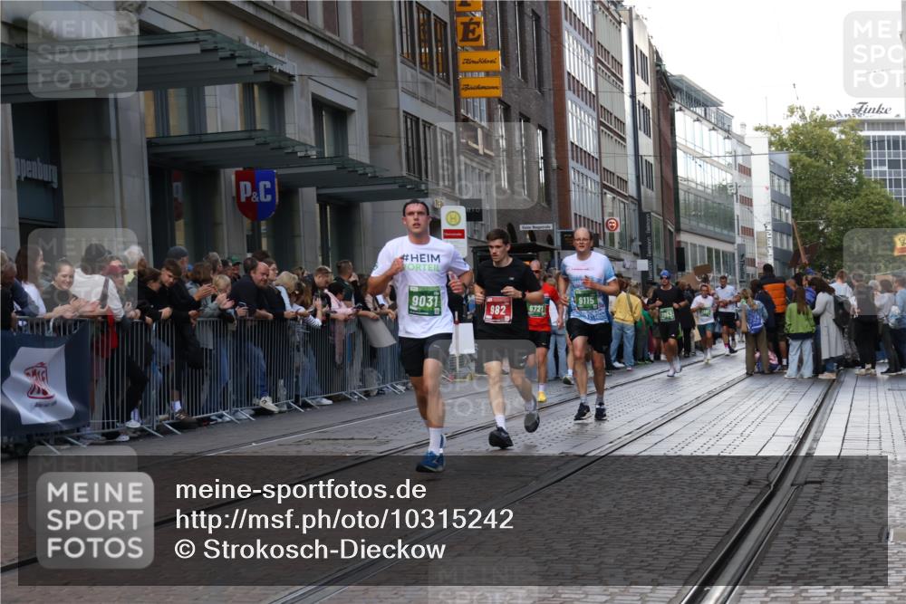 13.09.2026 - 21. swb-Marathon Bremen Strokosch-Dieckow http://msf.ph/oto/10315242 13.09.2026 13:15:59 Ziel 481, 663, 740, 755, 792, 1162, 1605, 2604, 3134, 4128, 5554, 5963, 6106, 6721, 6744, 7053, 7603, 7801, 8398, 8487, 9031, 9115, 13008, 13158, 145, 982, 1033, 1955, 2623, 2733, 3119, 3149, 3422, 3536, 3689, 3836, 3991, 4573, 4823, 5430, 5474, 5533, 5588, 5913, 6481, 6515, 7307, 7413, 9122, 9278, 9475, 13149, 13249 meine-sportfotos.de