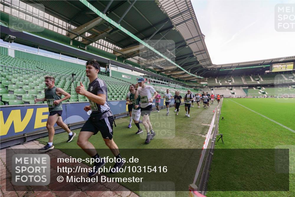 13.09.2026 - 21. swb-Marathon Bremen Michael Burmester http://msf.ph/oto/10315416 13.09.2026 13:11:39 Laufen im Stadion 265, 373, 581, 703, 843, 984, 1113, 1226, 1435, 1738, 1849, 1851, 1855, 1894, 1936, 1952, 1967, 2202, 2248, 2281, 2284, 2299, 2330, 2333, 2336, 2339, 2342, 2353, 2375, 2377, 2398, 2426, 2432, 2443, 2531, 2589, 2654, 2659, 2669, 2673, 2682, 2784, 2804, 2819, 2822, 2836, 2850, 2907, 2932, 2976, 3026, 3027, 3079, 3082, 3089, 3122, 3143, 3155, 3159, 3174, 3207, 3208, 3308, 3328, 3349, 3352, 3370, 3409, 3410, 3442, 3470, 800 meine-sportfotos.de