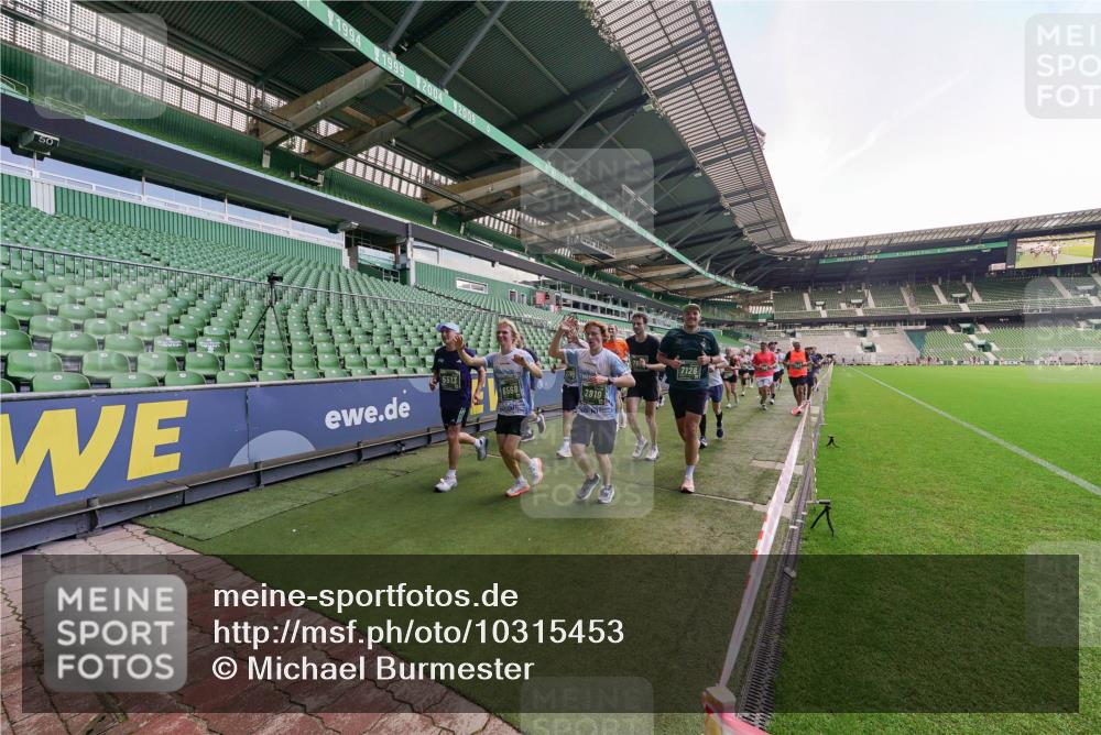 13.09.2026 - 21. swb-Marathon Bremen Michael Burmester http://msf.ph/oto/10315453 13.09.2026 13:11:43 Laufen im Stadion 118, 265, 373, 581, 703, 843, 984, 1113, 1226, 1334, 1435, 1738, 1849, 1851, 1894, 1936, 1952, 1967, 2202, 2248, 2281, 2284, 2299, 2330, 2333, 2336, 2339, 2342, 2353, 2375, 2377, 2398, 2426, 2432, 2443, 2531, 2589, 2654, 2659, 2669, 2673, 2682, 2784, 2804, 2819, 2822, 2836, 2850, 2907, 2932, 2976, 3026, 3027, 3079, 3082, 3089, 3122, 3143, 3155, 3159, 3174, 3207, 3208, 3308, 3328, 3349, 3352, 3370, 3409, 3410, 3442, 3470, 549, 800 meine-sportfotos.de