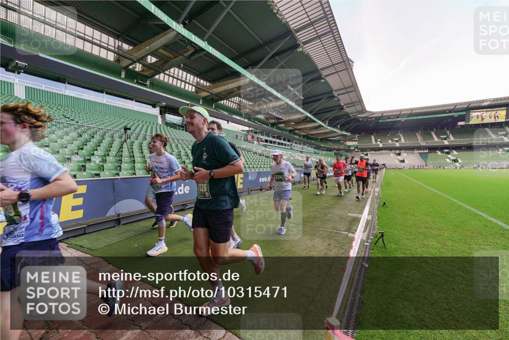 13.09.2026 - 21. swb-Marathon Bremen Michael Burmester http://msf.ph/oto/10315471 13.09.2026 13:11:44 Laufen im Stadion 118, 265, 373, 581, 703, 843, 984, 1113, 1226, 1334, 1435, 1738, 1849, 1851, 1894, 1936, 1952, 1967, 2202, 2248, 2281, 2284, 2299, 2330, 2333, 2336, 2339, 2342, 2353, 2375, 2377, 2398, 2426, 2432, 2443, 2531, 2589, 2654, 2659, 2669, 2673, 2682, 2784, 2804, 2819, 2822, 2836, 2850, 2907, 2932, 2966, 2976, 3026, 3027, 3079, 3082, 3089, 3122, 3143, 3155, 3159, 3174, 3207, 3208, 3308, 3328, 3349, 3352, 3370, 3409, 3410, 3442, 3470, 549, 800 meine-sportfotos.de