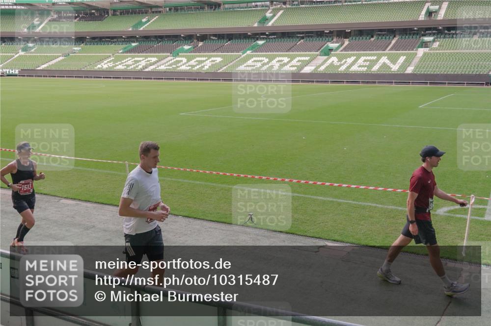 13.09.2026 - 21. swb-Marathon Bremen Michael Burmester http://msf.ph/oto/10315487 13.09.2026 12:50:15 Laufen im Stadion 335, 469, 524, 572, 663, 670, 771, 779, 899, 1510, 1513, 1517, 1605, 1613, 1723, 1748, 1970, 1998, 2052, 2130, 2287, 2288, 2291, 2295, 2347, 2360, 2442, 2444, 2750, 2909, 3043, 3197, 3276, 3330, 3484, 3625, 3647, 3808, 3973, 4023, 4033, 4082, 4247, 4368, 4384, 4473, 4559, 4743, 4852, 4888, 4898, 4990, 5066, 5111, 5155, 5314, 5377, 5383, 5424, 5517, 5532, 5570, 5585, 5594, 5620, 5627, 5636, 5648, 6267, 6471, 6652, 6668, 6692, 6842, 6901, 6906, 7109, 7115, 7121, 7876 meine-sportfotos.de