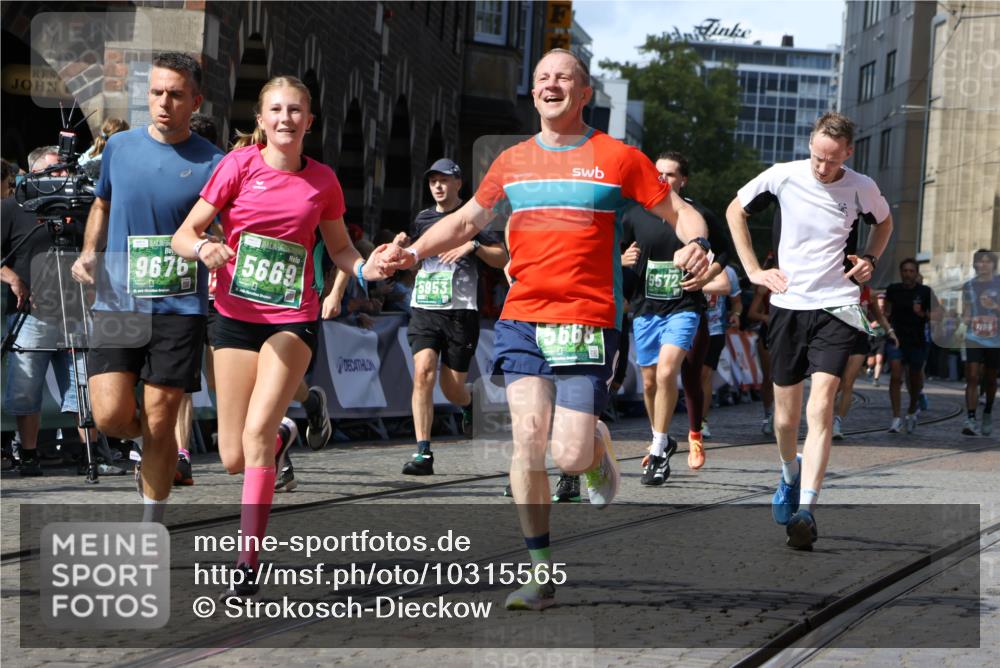 13.09.2026 - 21. swb-Marathon Bremen Strokosch-Dieckow http://msf.ph/oto/10315565 13.09.2026 13:24:26 Ziel 102, 342, 776, 909, 1199, 2210, 2370, 2491, 2967, 3044, 3372, 5012, 5104, 5146, 5208, 5257, 5397, 5481, 5623, 5928, 6105, 6772, 7059, 7069, 7081, 7094, 7105, 8082, 8179, 9087, 9916, 10059, 13007, 13219, 282, 789, 790, 1582, 3375, 3524, 3994, 5328, 5572, 5953, 6080, 7568, 8310, 8636, 8881, 9264, 9541, 9676, 10069, 10071, 10097 meine-sportfotos.de