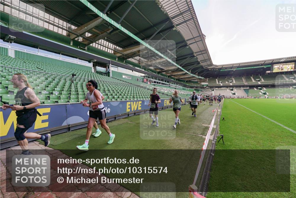 13.09.2026 - 21. swb-Marathon Bremen Michael Burmester http://msf.ph/oto/10315574 13.09.2026 13:11:56 Laufen im Stadion 118, 265, 373, 514, 581, 703, 843, 984, 1113, 1226, 1286, 1334, 1435, 1738, 1849, 1851, 1936, 1952, 1967, 2005, 2248, 2281, 2299, 2330, 2333, 2336, 2342, 2353, 2375, 2377, 2398, 2426, 2432, 2443, 2505, 2531, 2589, 2654, 2659, 2669, 2673, 2765, 2784, 2804, 2815, 2819, 2822, 2836, 2850, 2895, 2907, 2963, 2966, 2975, 2976, 3026, 3027, 3079, 3082, 3143, 3155, 3159, 3174, 3207, 3208, 3308, 3328, 3349, 3352, 3370, 3409, 3434, 3442, 3470, 549, 800 meine-sportfotos.de