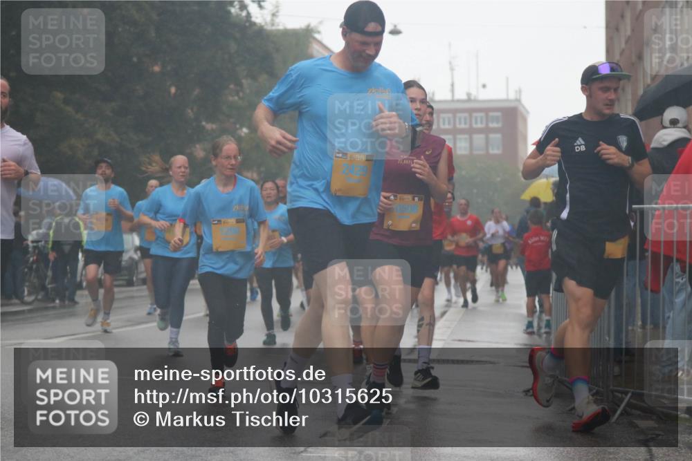 13.09.2026 - Kiel Lauf Markus Tischler http://msf.ph/oto/10315625 13.09.2026 10:44:56 Fleethörn 6874, 21, 0975, 0508 meine-sportfotos.de