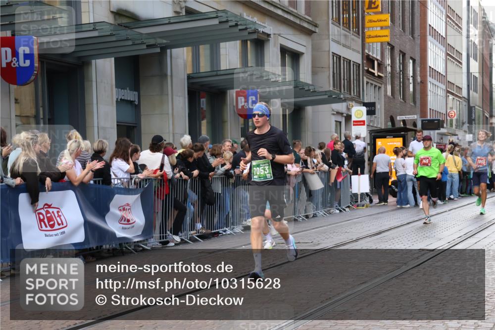 13.09.2026 - 21. swb-Marathon Bremen Strokosch-Dieckow http://msf.ph/oto/10315628 13.09.2026 13:16:07 Ziel 481, 740, 755, 792, 816, 1076, 1162, 1605, 2604, 5255, 5554, 5963, 6367, 6721, 7053, 7603, 7801, 8171, 8288, 8398, 9031, 9115, 13008, 145, 481, 663, 982, 1955, 2623, 2733, 3119, 3134, 3149, 3422, 3689, 4128, 4823, 5430, 5474, 5913, 6106, 6481, 6744, 7307, 7413, 8487, 9122, 9278, 13008, 13149, 13158 meine-sportfotos.de