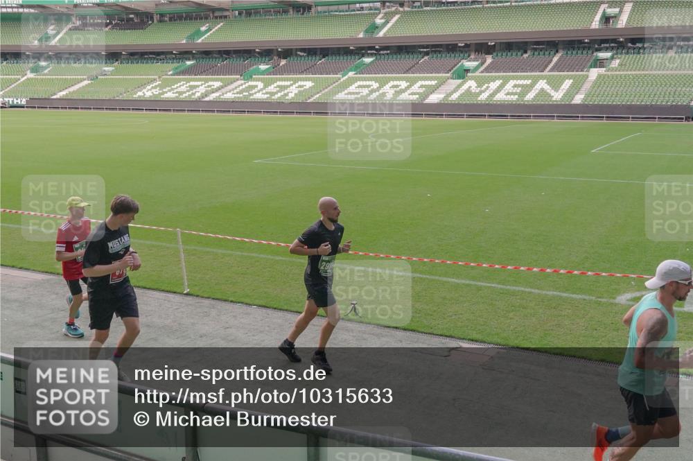 13.09.2026 - 21. swb-Marathon Bremen Michael Burmester http://msf.ph/oto/10315633 13.09.2026 12:50:20 Laufen im Stadion 335, 469, 524, 663, 670, 771, 779, 899, 1510, 1513, 1517, 1605, 1613, 1723, 1748, 1970, 1998, 2052, 2130, 2287, 2288, 2291, 2295, 2347, 2360, 2442, 2444, 2750, 2909, 3043, 3197, 3330, 3484, 3625, 3647, 3808, 3959, 3973, 4023, 4033, 4247, 4368, 4384, 4473, 4559, 4743, 4852, 4888, 4898, 4990, 5066, 5111, 5155, 5314, 5377, 5383, 5517, 5532, 5570, 5585, 5594, 5620, 5627, 5636, 5648, 5696, 6267, 6471, 6652, 6668, 6692, 6842, 6901, 6906, 7109, 7115, 7121, 8033 meine-sportfotos.de