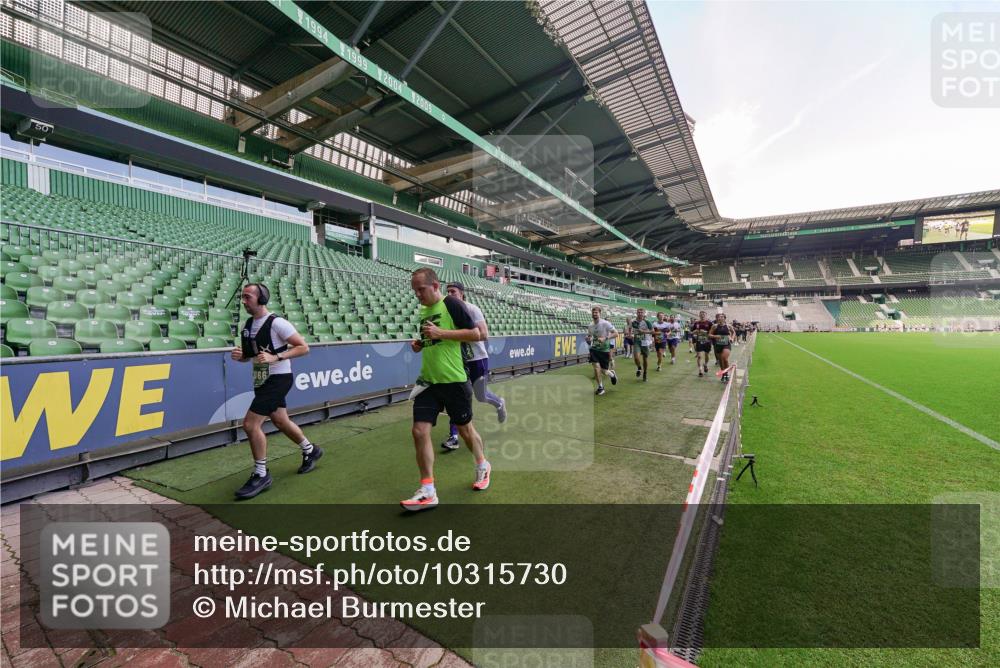 13.09.2026 - 21. swb-Marathon Bremen Michael Burmester http://msf.ph/oto/10315730 13.09.2026 13:12:12 Laufen im Stadion 118, 183, 265, 373, 514, 695, 703, 843, 933, 984, 1113, 1226, 1286, 1334, 1435, 1849, 1851, 1936, 1952, 2005, 2248, 2264, 2281, 2299, 2330, 2336, 2353, 2375, 2377, 2398, 2426, 2443, 2461, 2478, 2505, 2531, 2589, 2659, 2669, 2673, 2684, 2765, 2784, 2804, 2815, 2822, 2836, 2850, 2860, 2895, 2907, 2963, 2966, 2975, 2976, 3026, 3027, 3079, 3082, 3143, 3155, 3159, 3174, 3207, 3293, 3308, 3328, 3349, 3352, 3409, 3434, 3442, 549, 800 meine-sportfotos.de