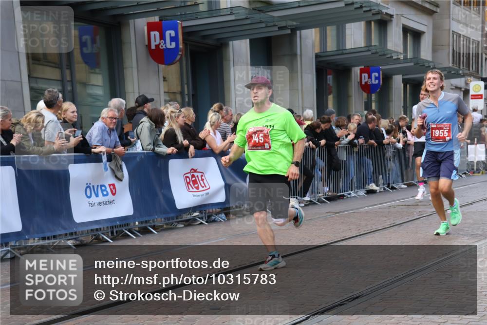 13.09.2026 - 21. swb-Marathon Bremen Strokosch-Dieckow http://msf.ph/oto/10315783 13.09.2026 13:16:11 Ziel 755, 792, 816, 985, 1076, 1162, 2474, 2604, 5255, 5554, 5963, 6367, 7053, 7603, 7801, 7875, 8171, 8288, 9031, 9115, 145, 481, 663, 740, 982, 1605, 1955, 2623, 3134, 3149, 4128, 4823, 5430, 5474, 5913, 6106, 6481, 6721, 6744, 7307, 7413, 8398, 8487, 9122, 9278, 13008, 13149, 13158 meine-sportfotos.de