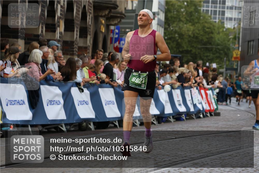 13.09.2026 - 21. swb-Marathon Bremen Strokosch-Dieckow http://msf.ph/oto/10315846 13.09.2026 13:06:20 Ziel 681, 1745, 3297, 3466, 3520, 4614, 4712, 5803, 6058, 6686, 7336, 7399, 8334, 8706, 8877, 8983, 9010, 9429, 9918, 1770, 1921, 2832, 4777, 7590, 8621, 13148 meine-sportfotos.de