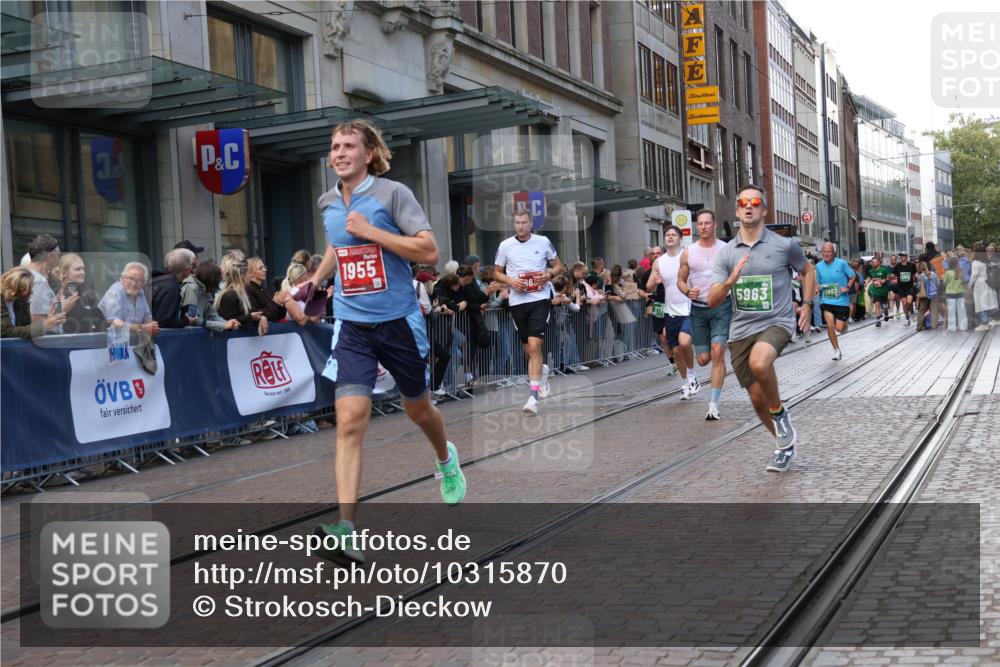 13.09.2026 - 21. swb-Marathon Bremen Strokosch-Dieckow http://msf.ph/oto/10315870 13.09.2026 13:16:12 Ziel 696, 755, 792, 816, 985, 1076, 1162, 2474, 2604, 5255, 5554, 5963, 6367, 7053, 7603, 7801, 7875, 8171, 8288, 9031, 9115, 145, 481, 663, 740, 1605, 1955, 2623, 3134, 3149, 4128, 4823, 5430, 5474, 5913, 6106, 6481, 6721, 6744, 7307, 7413, 8398, 8487, 9115, 9278, 13008, 13149, 13158 meine-sportfotos.de