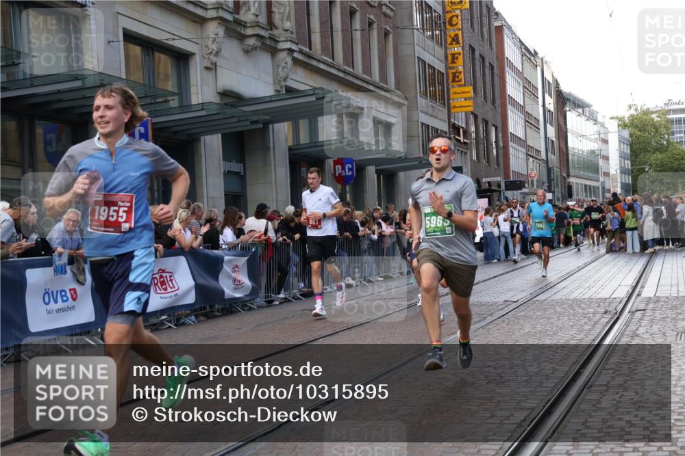 13.09.2026 - 21. swb-Marathon Bremen Strokosch-Dieckow http://msf.ph/oto/10315895 13.09.2026 13:16:12 Ziel 696, 755, 792, 816, 985, 1076, 1162, 2474, 2604, 5255, 5554, 5963, 6367, 7053, 7603, 7801, 7875, 8171, 8288, 9031, 9115, 145, 481, 663, 740, 1605, 1955, 2623, 3134, 3149, 4128, 4823, 5430, 5474, 5913, 6106, 6481, 6721, 6744, 7307, 7413, 8398, 8487, 9115, 9278, 13008, 13149, 13158 meine-sportfotos.de