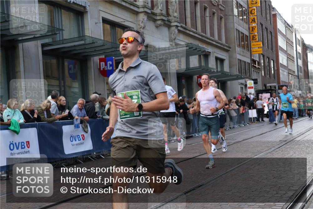 13.09.2026 - 21. swb-Marathon Bremen Strokosch-Dieckow http://msf.ph/oto/10315948 13.09.2026 13:16:13 Ziel 696, 755, 792, 816, 985, 1076, 1162, 2474, 2604, 4485, 5255, 5554, 5963, 6367, 7053, 7603, 7801, 7875, 8171, 8288, 9031, 145, 481, 663, 740, 1605, 1955, 2623, 3134, 3149, 4128, 4823, 5430, 5474, 5913, 6106, 6721, 6744, 7307, 7413, 8398, 8487, 9031, 9115, 9278, 13008, 13149, 13158 meine-sportfotos.de