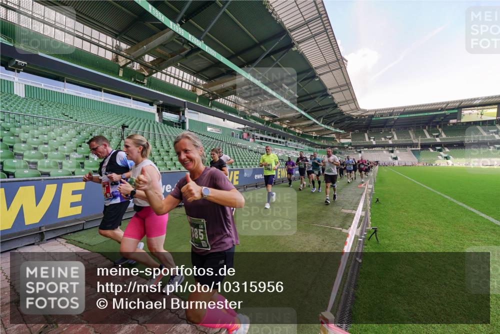 13.09.2026 - 21. swb-Marathon Bremen Michael Burmester http://msf.ph/oto/10315956 13.09.2026 13:12:33 Laufen im Stadion 118, 183, 265, 278, 349, 514, 576, 695, 702, 703, 843, 933, 950, 1005, 1113, 1143, 1226, 1286, 1334, 1435, 1641, 1849, 1851, 1936, 1952, 1991, 2005, 2248, 2264, 2281, 2299, 2336, 2353, 2375, 2377, 2398, 2426, 2439, 2461, 2478, 2505, 2612, 2659, 2665, 2669, 2673, 2684, 2765, 2773, 2792, 2804, 2815, 2816, 2822, 2850, 2860, 2884, 2895, 2907, 2921, 2963, 2966, 2975, 2976, 3016, 3027, 3079, 3082, 3143, 3155, 3159, 3253, 3293, 3308, 3313, 3328, 3349, 3352, 3434, 3442, 549 meine-sportfotos.de