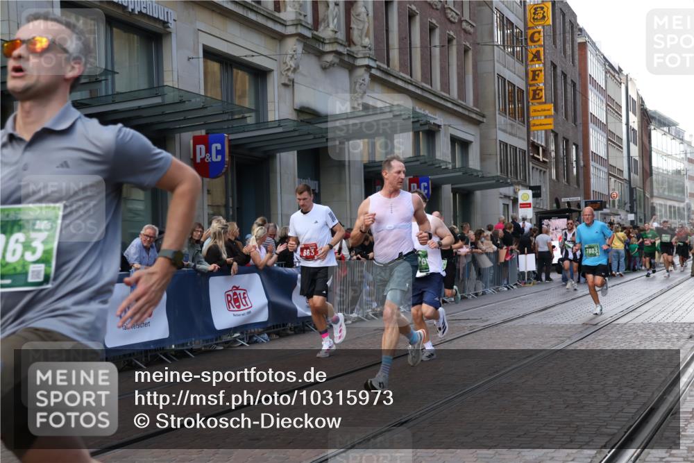 13.09.2026 - 21. swb-Marathon Bremen Strokosch-Dieckow http://msf.ph/oto/10315973 13.09.2026 13:16:13 Ziel 696, 755, 792, 816, 985, 1076, 1162, 2474, 2604, 4485, 5255, 5554, 5963, 6367, 7053, 7603, 7801, 7875, 8171, 8288, 9031, 145, 481, 663, 740, 1605, 1955, 2623, 3134, 3149, 4128, 4823, 5430, 5474, 5913, 6106, 6721, 6744, 7307, 7413, 8398, 8487, 9031, 9115, 9278, 13008, 13149, 13158 meine-sportfotos.de