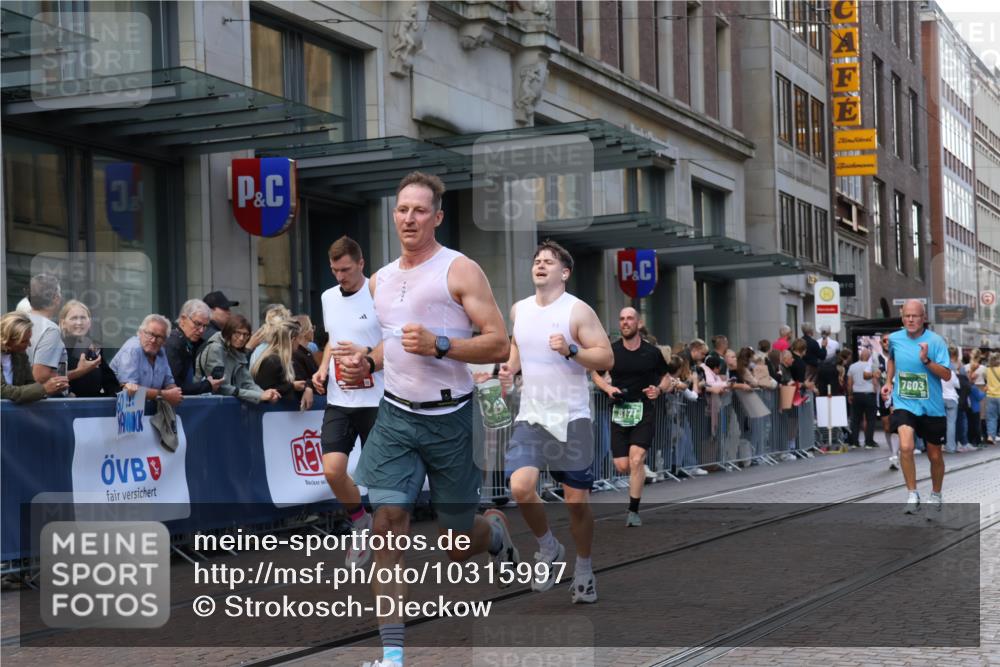 13.09.2026 - 21. swb-Marathon Bremen Strokosch-Dieckow http://msf.ph/oto/10315997 13.09.2026 13:16:14 Ziel 696, 755, 792, 816, 985, 1076, 1162, 2474, 2604, 4485, 5255, 5554, 5963, 6367, 7053, 7603, 7801, 7875, 8171, 8288, 145, 481, 663, 740, 755, 1605, 1955, 2623, 3134, 3149, 4128, 4823, 5430, 5913, 6106, 6721, 6744, 7307, 7413, 8398, 8487, 9031, 9115, 9278, 13008, 13149, 13158 meine-sportfotos.de