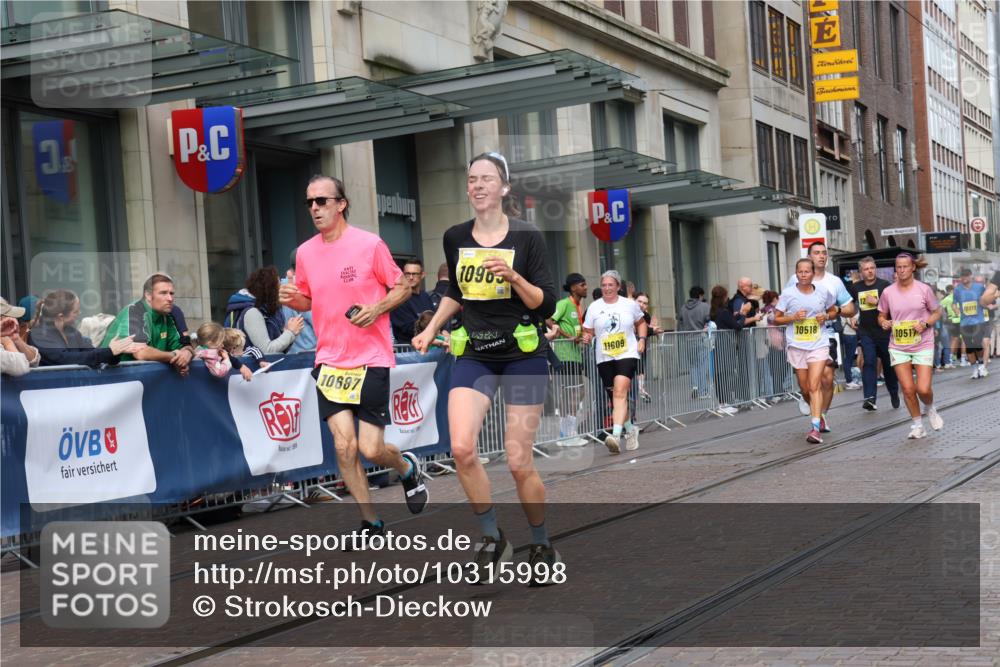 13.09.2026 - 21. swb-Marathon Bremen Strokosch-Dieckow http://msf.ph/oto/10315998 13.09.2026 10:57:10 Ziel 10177, 10226, 10300, 10394, 10517, 10518, 10687, 11106, 11245, 11365, 11480, 11498, 11609, 11734, 11965, 11966, 12037, 12111, 12222, 12263, 12372, 12382, 12383, 12400, 12411, 10157, 10166, 10408, 10578, 10610, 10700, 10772, 10969, 11000, 11079, 11236, 11292, 11328, 11484, 11667, 11946, 12032, 12284, 12382, 12383 meine-sportfotos.de