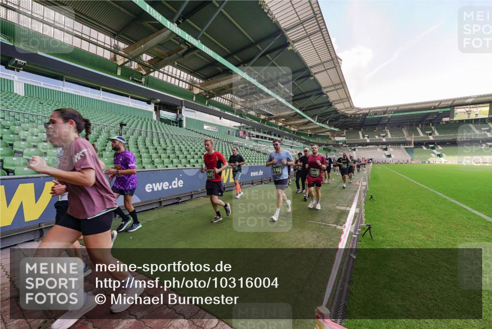 13.09.2026 - 21. swb-Marathon Bremen Michael Burmester http://msf.ph/oto/10316004 13.09.2026 13:12:38 Laufen im Stadion 118, 183, 265, 270, 278, 349, 514, 576, 695, 702, 703, 843, 933, 950, 1005, 1113, 1143, 1226, 1286, 1334, 1435, 1641, 1849, 1851, 1936, 1952, 1991, 2005, 2248, 2264, 2281, 2299, 2336, 2353, 2375, 2377, 2398, 2426, 2439, 2461, 2478, 2505, 2612, 2659, 2665, 2669, 2673, 2684, 2765, 2773, 2792, 2804, 2815, 2816, 2822, 2850, 2860, 2884, 2895, 2907, 2921, 2963, 2966, 2975, 2976, 3016, 3027, 3079, 3082, 3143, 3155, 3159, 3253, 3293, 3308, 3313, 3328, 3349, 3352, 3434, 3442, 549 meine-sportfotos.de