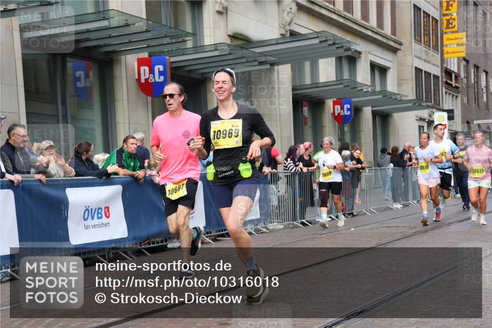 13.09.2026 - 21. swb-Marathon Bremen Strokosch-Dieckow http://msf.ph/oto/10316018 13.09.2026 10:57:10 Ziel 10177, 10226, 10300, 10394, 10517, 10518, 10687, 11106, 11245, 11365, 11480, 11498, 11609, 11734, 11965, 11966, 12037, 12111, 12222, 12263, 12372, 12382, 12383, 12400, 12411, 10157, 10166, 10408, 10578, 10610, 10700, 10772, 10969, 11000, 11079, 11236, 11292, 11328, 11484, 11667, 11946, 12032, 12284, 12382, 12383 meine-sportfotos.de