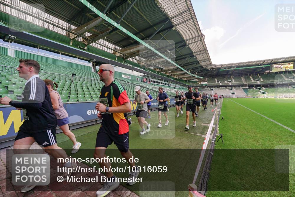 13.09.2026 - 21. swb-Marathon Bremen Michael Burmester http://msf.ph/oto/10316059 13.09.2026 13:12:42 Laufen im Stadion 118, 183, 265, 270, 278, 349, 514, 576, 695, 702, 703, 843, 933, 950, 1005, 1113, 1143, 1226, 1286, 1334, 1426, 1435, 1641, 1849, 1851, 1936, 1952, 1991, 2005, 2248, 2264, 2281, 2299, 2336, 2353, 2375, 2377, 2398, 2426, 2439, 2461, 2478, 2505, 2612, 2659, 2665, 2673, 2684, 2765, 2773, 2792, 2804, 2815, 2816, 2822, 2850, 2860, 2884, 2895, 2907, 2921, 2963, 2966, 2975, 2976, 3016, 3027, 3079, 3082, 3143, 3155, 3159, 3253, 3277, 3293, 3308, 3313, 3328, 3349, 3434, 3442, 549 meine-sportfotos.de