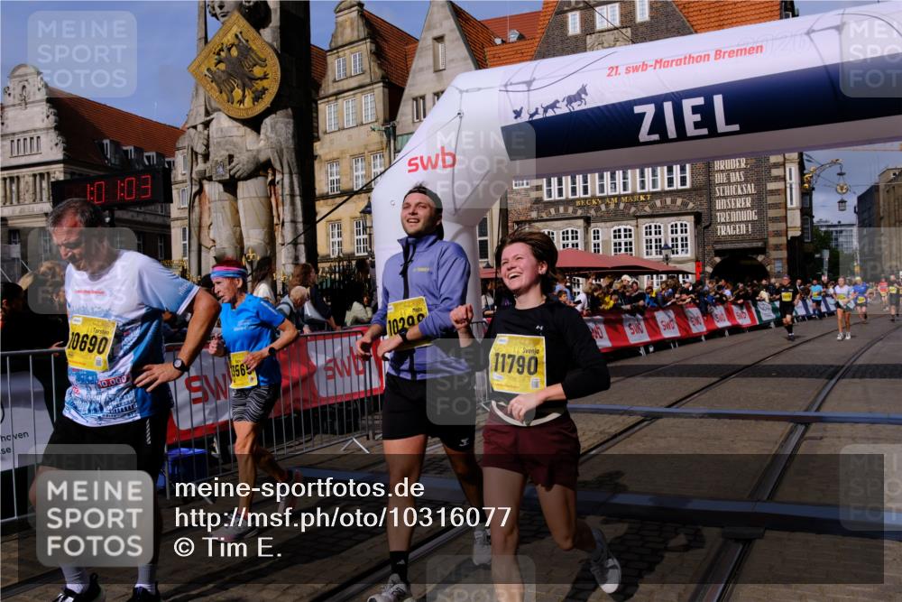 13.09.2026 - 21. swb-Marathon Bremen Tim E. http://msf.ph/oto/10316077 13.09.2026 10:56:20 Ziel 10246, 10298, 10365, 10690, 10703, 10949, 10957, 10960, 11219, 11782, 11790, 11972, 12061, 12143, 12476, 12484, 13565 meine-sportfotos.de