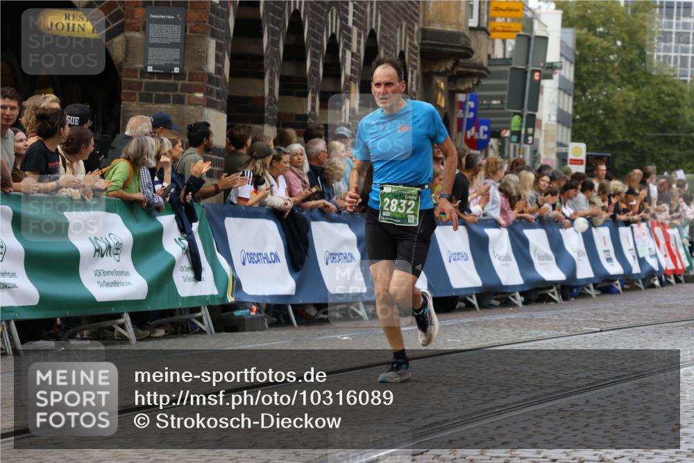 13.09.2026 - 21. swb-Marathon Bremen Strokosch-Dieckow http://msf.ph/oto/10316089 13.09.2026 13:06:31 Ziel 474, 681, 1901, 3297, 3466, 4614, 5803, 6686, 7336, 8670, 8983, 9429, 9934, 508, 788, 1009, 1770, 2832, 3910, 4777, 5238, 6784, 6951 meine-sportfotos.de