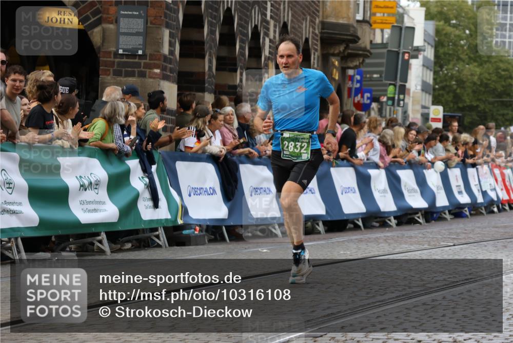 13.09.2026 - 21. swb-Marathon Bremen Strokosch-Dieckow http://msf.ph/oto/10316108 13.09.2026 13:06:31 Ziel 474, 681, 1901, 3297, 3466, 4614, 5803, 6686, 7336, 8670, 8983, 9429, 9934, 508, 788, 1009, 1770, 2832, 3910, 4777, 5238, 6784, 6951 meine-sportfotos.de