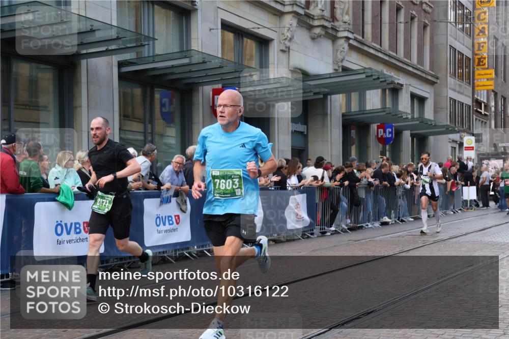 13.09.2026 - 21. swb-Marathon Bremen Strokosch-Dieckow http://msf.ph/oto/10316122 13.09.2026 13:16:16 Ziel 675, 696, 734, 792, 816, 827, 985, 1076, 1162, 2474, 2604, 4135, 4485, 5255, 5554, 5772, 5963, 6367, 6535, 7053, 7603, 7801, 7875, 8171, 8288, 145, 481, 663, 740, 755, 792, 1605, 1955, 2623, 3134, 3149, 4128, 4823, 5430, 5554, 5913, 6106, 6721, 6744, 7307, 7413, 8398, 8487, 9031, 9115, 9278, 13008, 13158 meine-sportfotos.de